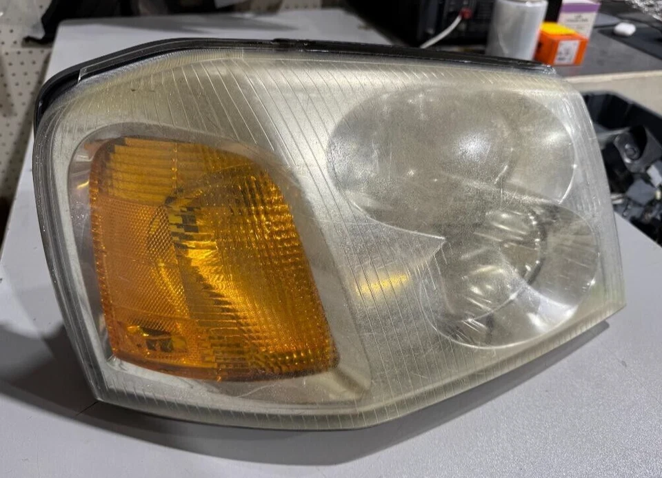 Faro delantero derecho GMC ENVOY 2002-2009 P/N 15069668 ORIGINAL OEM PIEZA USADA Foto 2 de 4
