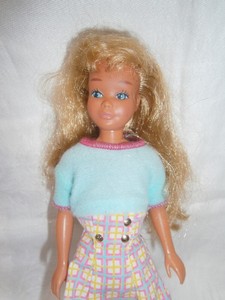 barbies with bendable knees