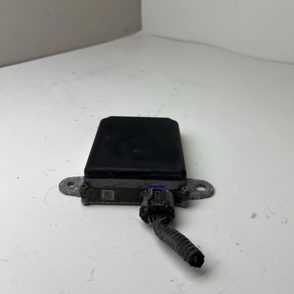 2017 SUBARU WRX BLIND SPOT RADAR SENSOR MONITOR 87611VA000 OEM - Image 2 of 4