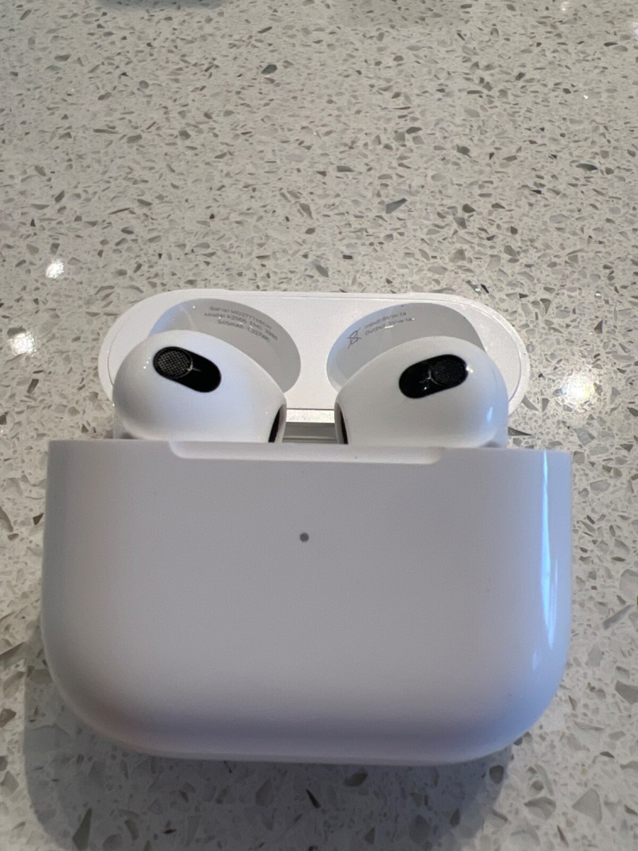 ① Apple AirPods 第3世代 A2566 Amazon.com: Apple AirPods (3rd Generation) Wireless Ear Buds