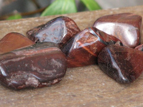 Polished Red Tiger Eye Tumble Stones Crystals 3 Pieces Tracked Postage 15-25mm - Picture 3 of 4