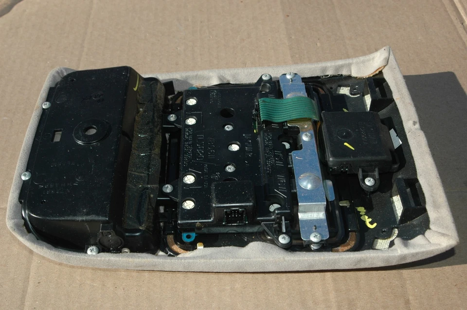 1997-2003 Jaguar Vanden Plas XJ8 Dome Light W/ Garage & Sunroof Beige w/ Wood - Image 4 of 4