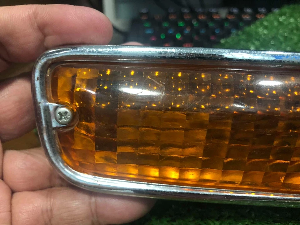 PARA ISUZU KB20 KBD 1972 CHEVROLET LUV INTERMITENTE LÁMPARA PARACHOQUES DELANTERO PEQUEÑO NUEVO Foto 3 de 4