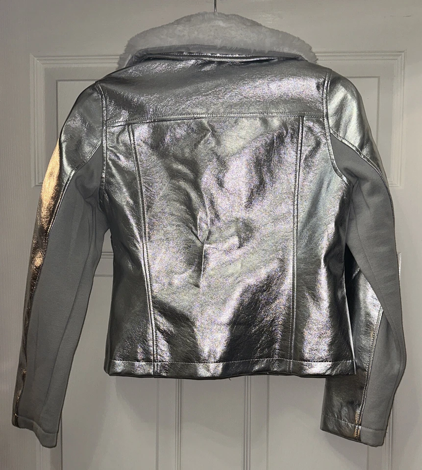 Chaqueta de Moto Justice Plateada Metálica Cuello de Piel Desmontable Niñas Talla 12/14 Foto 4 de 4