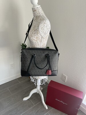 ★関税込★Ferragamo★GANCINI スモール トートバッグ★ SALVATORE FERRAGAMO Gancini Convertible Briefcase & Laptop