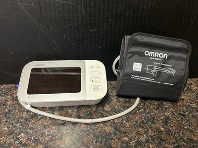 #ad Omron BP5450 Platinum Upper Arm Blood Pressure Monitor w Case Tested amp; Works $55.00