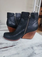 Kork-Ease Ankle Boots Michelle Womens 9M  Black Leather Wedge Heel Zipper