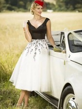 Black And White Short Wedding Dress A Line Vintage Bridal Gown Tea Length V-Neck