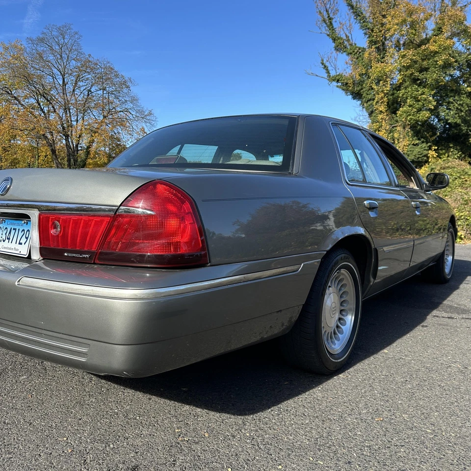 Mercury Grand Marquis LS 2000 ¡solo 30 k millas Carfax limpio para no fumadores! Foto 4 de 4