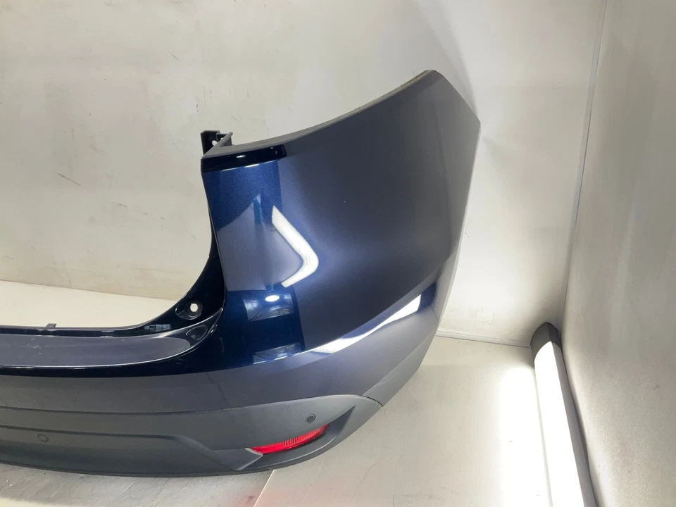 Оригинальная крышка заднего бампера с вырезом для выхлопной системы 17–19 Jaguar F-Pace 1 - Изображение 2 из 4