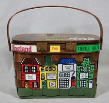 RARE VINTAGE "1965" LADIES SIGNED CARO NAN "ELEGANCE" WOODEN BASKET LIDDED PURSE