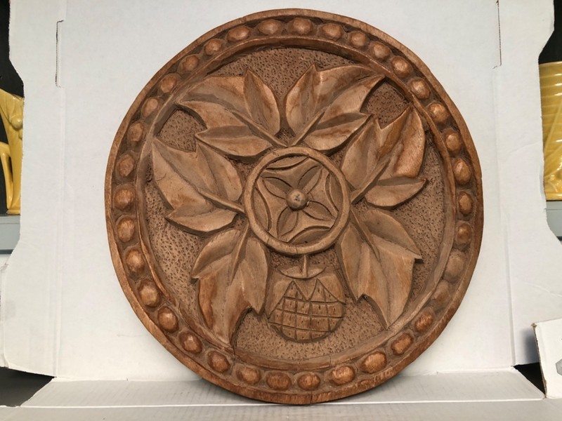 HAND CARVED WOODEN PLAQUE MEDALLION SCANDINAVIAN LEAF BERRY