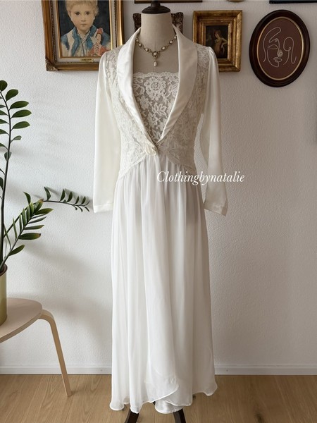 Victoria’s Secret Bridal Satin PeignoirSet Size S-Excellent Cond*No US Shipping*
