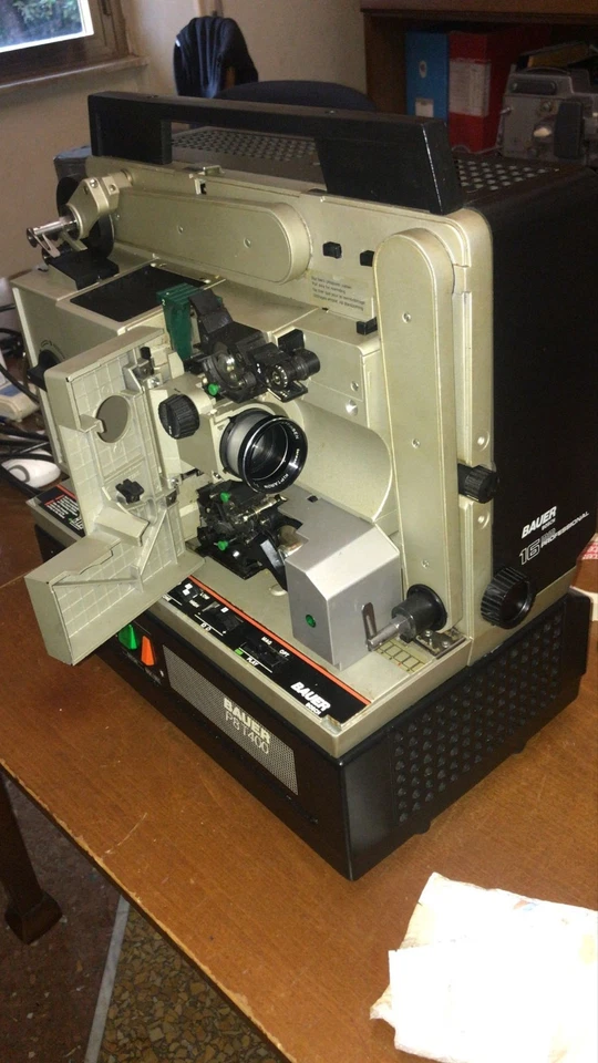 Proiettore 16 mm sonoro ottico-magnetico Bauer HTI400 Xenon - Immagine 4 di 4