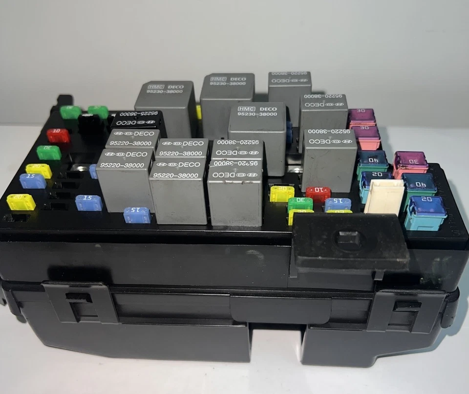 Módulo de relé de caja de fusibles Hyundai Sonata 2002-2005 91220-3d301 912203d301 Foto 2 de 3