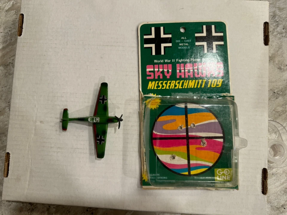 Mandarin WWII Diecast German Messerschmitt ME109 fighter Plane B-16 /H. K. /Bx18 - Image 4 of 4