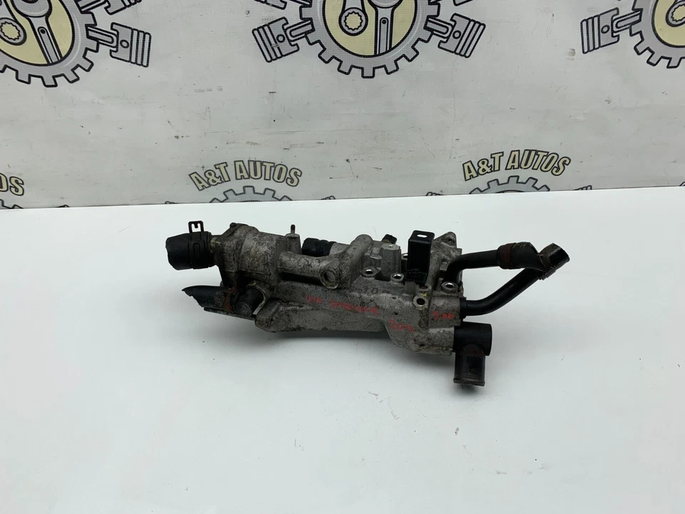 КОРПУС ТЕРМОСТАТА РЕГУЛЯТОРА ОХЛАЖДАЮЩЕЙ ЖИДКОСТИ KIA SPORTAGE MK3 2.0 CRDI D4HA-L 2010-2015 - Изображение 3 из 4