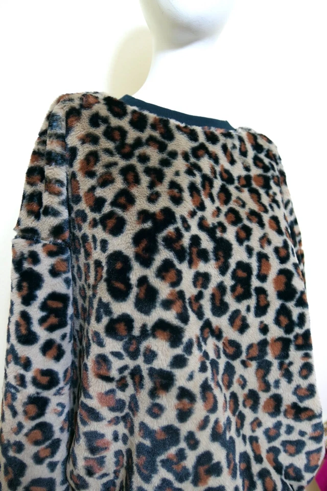 Vtg 90s Wild Fable Soft And Fluffy Plush Leopard Cat Animal Print Sweatshirt L - Image 4 of 4