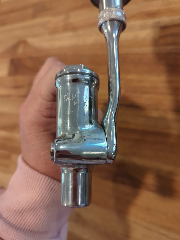 Vintage/Antique Schmidt's Beer Cast Metal Barrel Keg Tap Handle Pull Knob Arm - Image 3 of 4