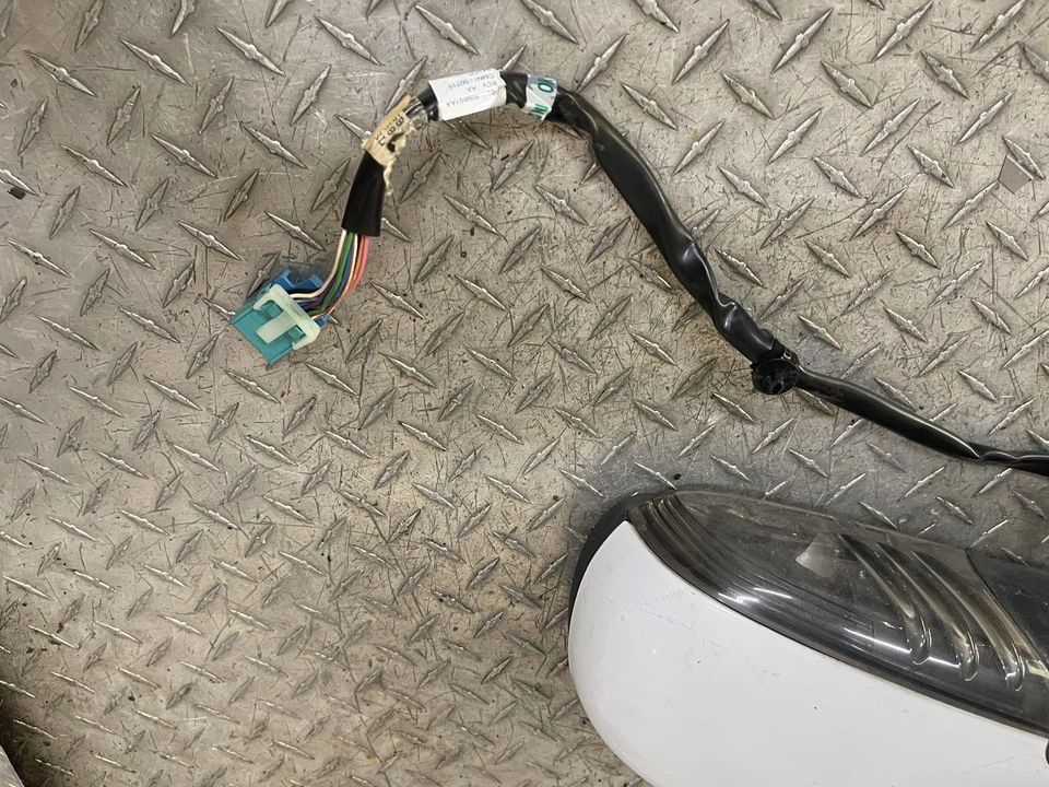 Espejo retrovisor lateral izquierdo GMC Envoy Denali 2006-2007 blanco probado por fabricante original Foto 2 de 4