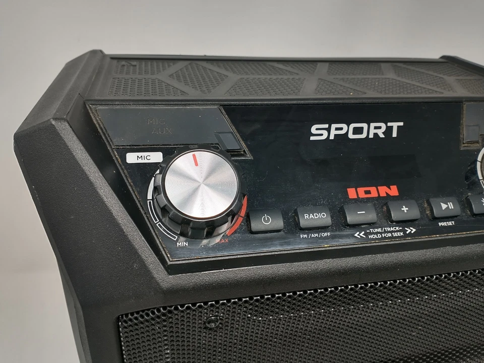 Altavoz inalámbrico Karaoke AM/FM Bluetooth portátil ION Sport iPA84 IPX4 Foto 2 de 4