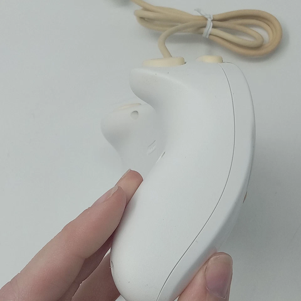 Nintendo Wii White Classic Pro Controller Lot RVL-005 OEM Lot Of 2 Untested  - Image 4 of 4