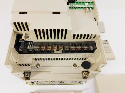 Yaskawa VS-606V7 CIMR-V7BC45P5 Variable Speed Inverter Drive - Picture 4 of 12