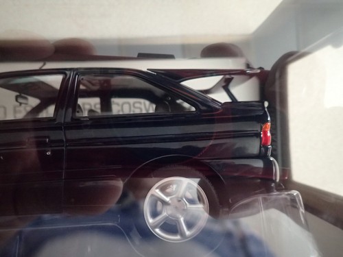 Norev 182777 1:18 Scale Ford Escort Cosworth 1992 Dark Blue Met RHD Undisplayed - Picture 12 of 23