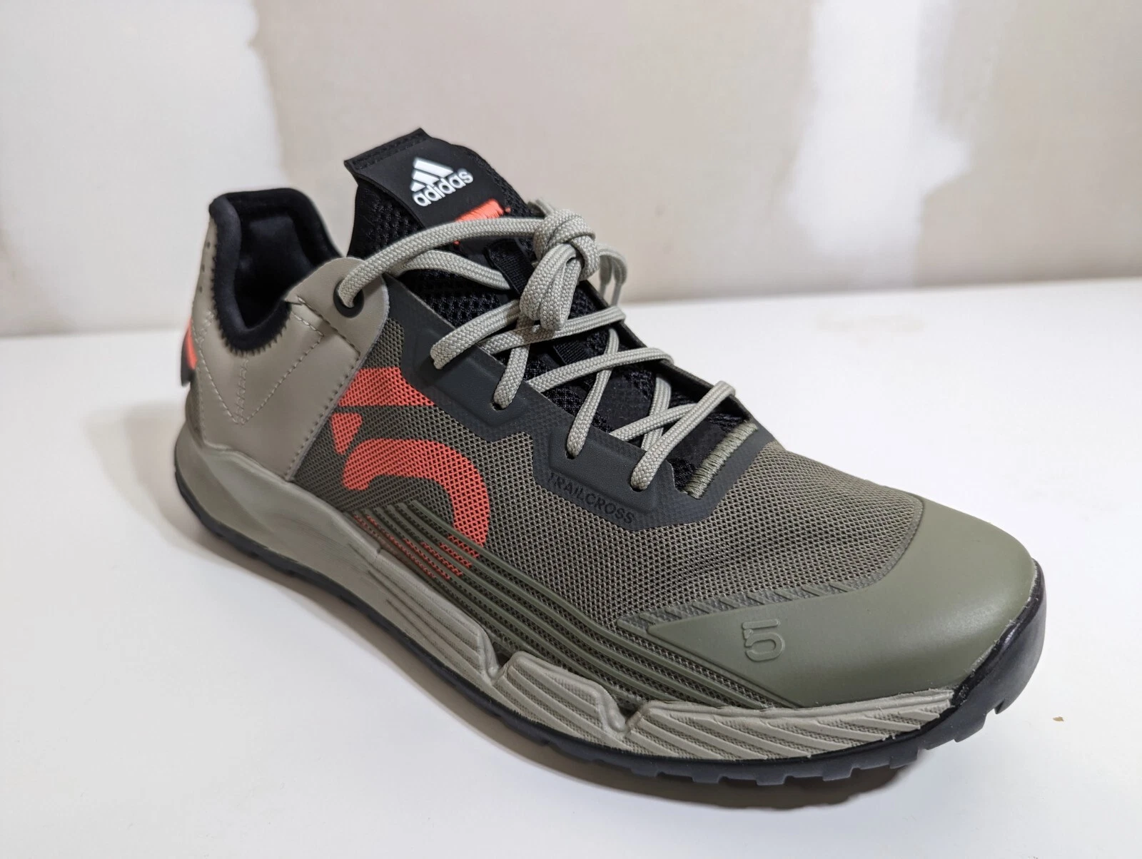 Scarpe da mountain bike piatte Five Ten da donna taglia 7 5 Trailcross LT Adidas FV4721