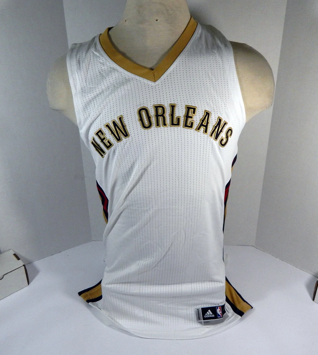Pelicans white sale jersey