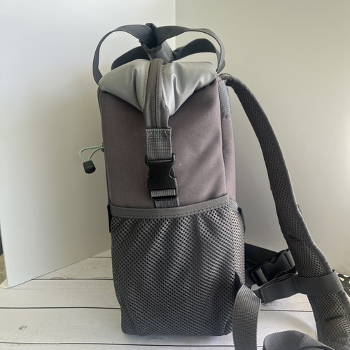 Igloo Voyager Maxcold+ Snapdown Backpack Cooler Bag 18-Can Capacity (Gray) - Picture 3 of 10