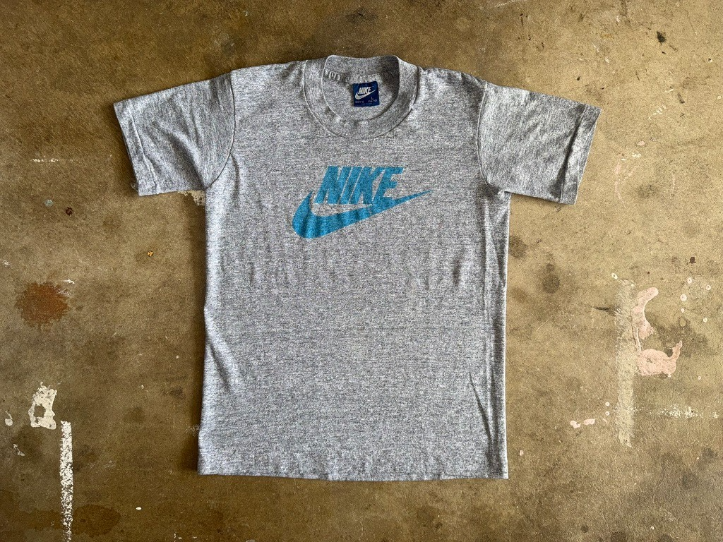 VINTAGE 70s - 80s NIKE GRAY T-SHIRT W/BLUE SWOOSH SZ XS BLUE TAG