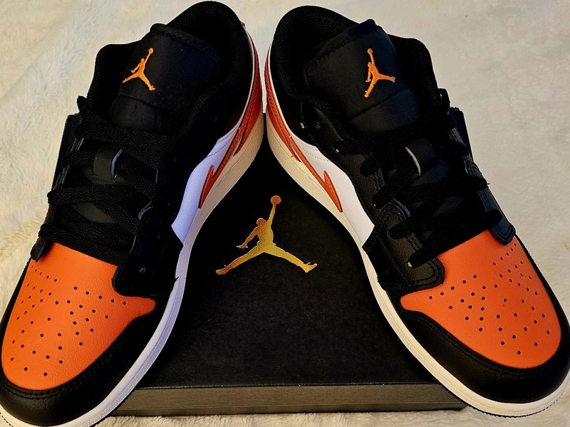 Air JORDAN 1 Low (GS) Shattered Backboard Alternate (553560-081) Size 7Y = 8.5 W