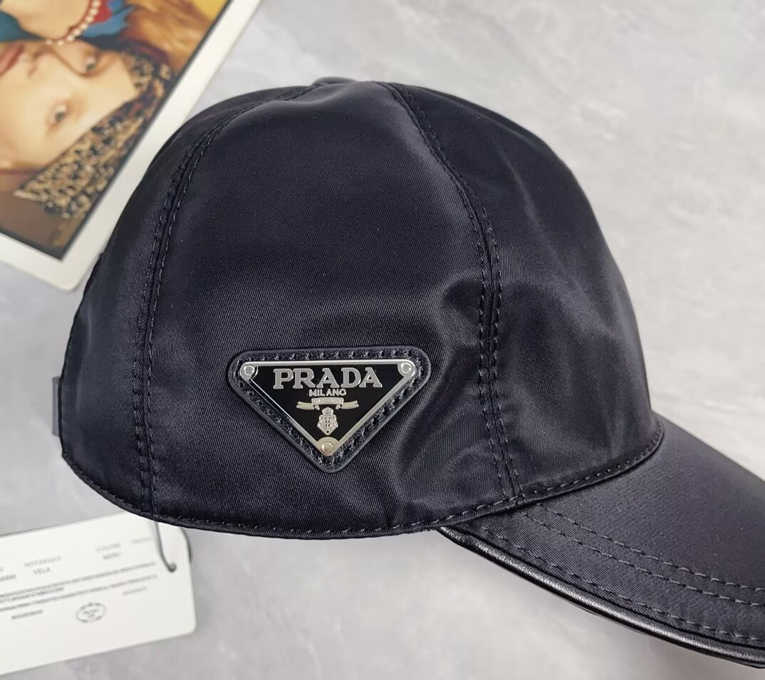 PRADA ブラック キャップ Sサイズ Prada Unisex Black Nylon baseball cap M size | adjustable size