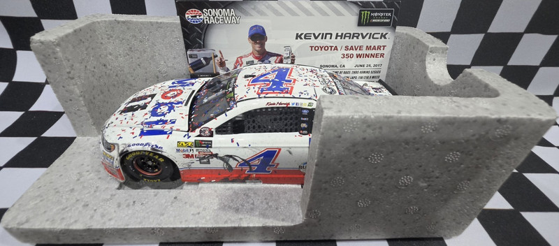 Lionel Racing 1:24 Kevin Harvick #4 Mobil 1 2017 Ford Fusion Sonoma Win LE