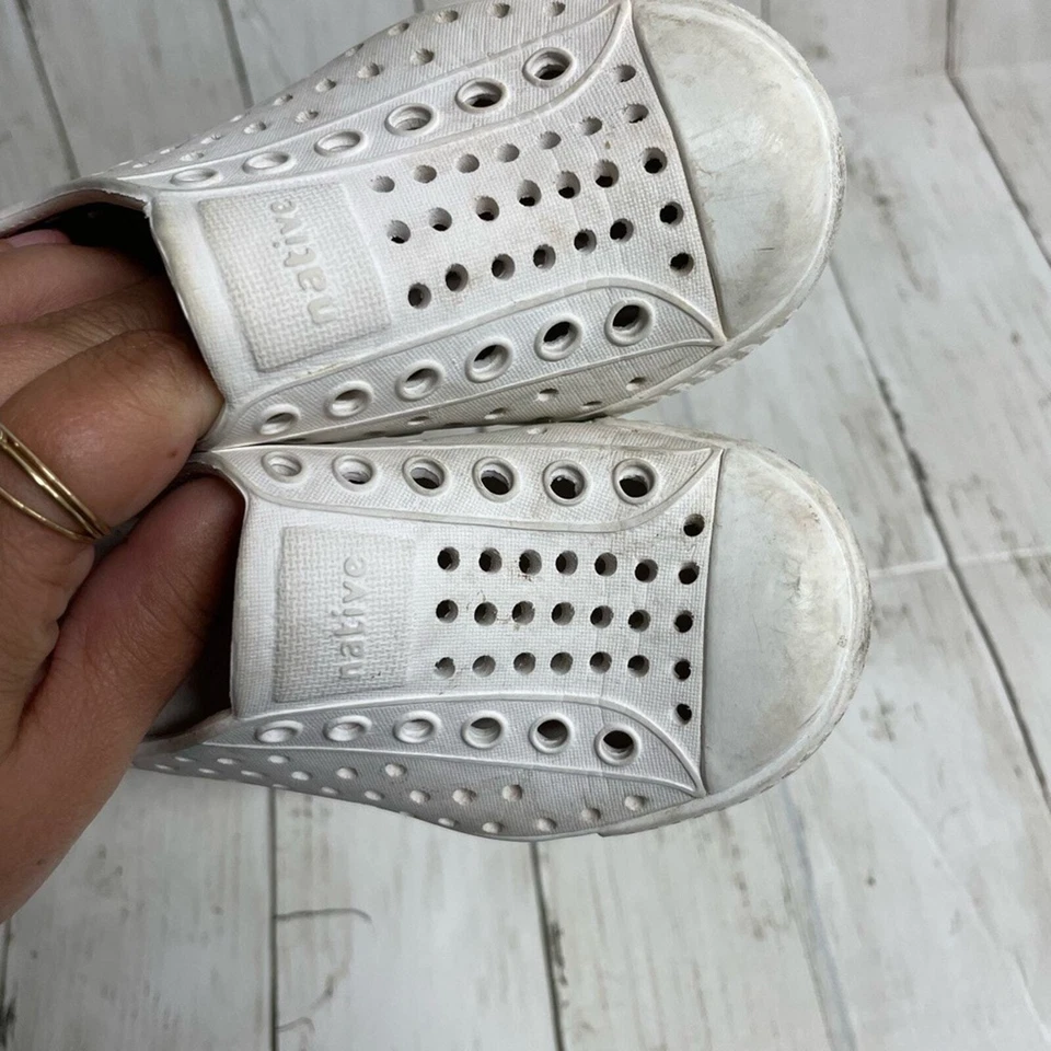 Sandalias Nativas Blancas Niño Talla 6 Foto 4 de 4