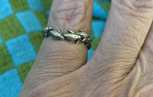 Vintage 925 Sterling Silver 8 Swimming Dolphin Band Ring Kabana Sz 6