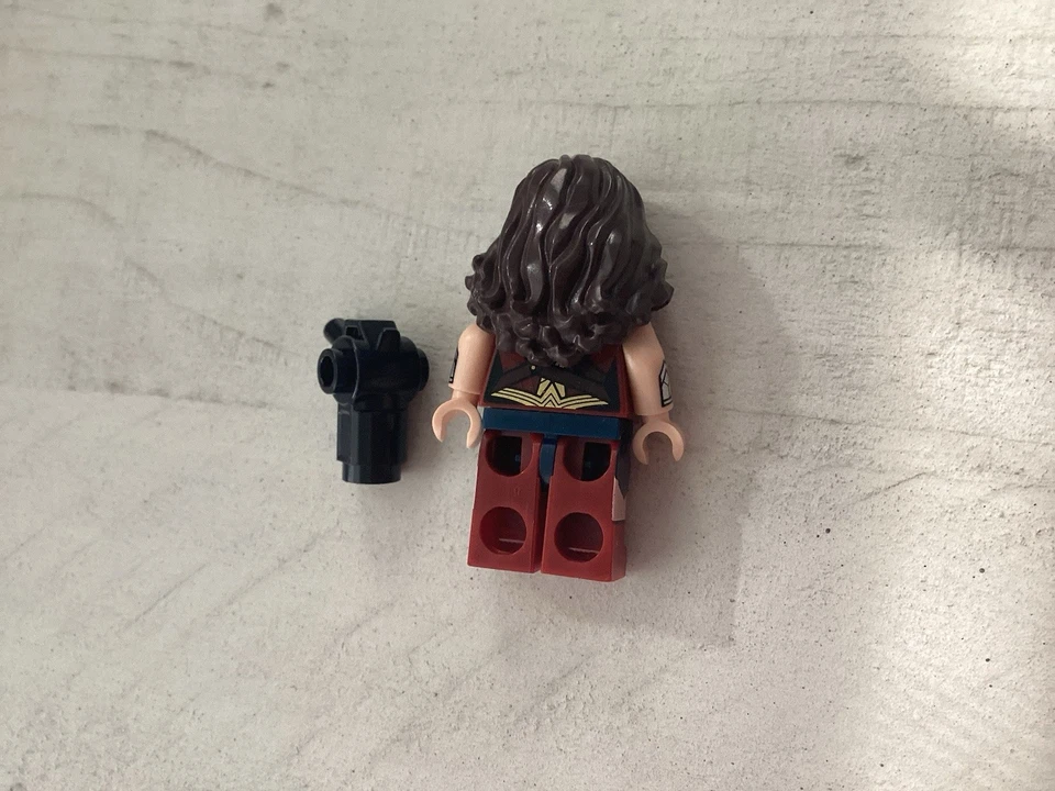 Lego DC Super Heroes Minifigura SH0221 Mujer Maravilla Rojo Oscuro Torso Azul Oscuro!! Foto 4 de 4