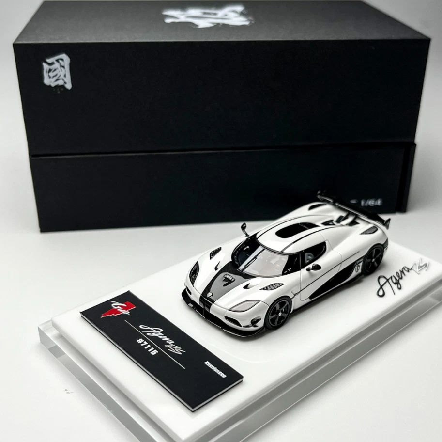 1/64ミニカー　レジン製2台セット コニグセグ AUTOart 1/64 ケ－ニグセグ One：1 （オレンジ／カーボン・ブラック