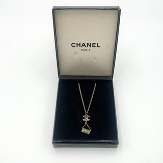 Auth Chanel Coco Mark Matelasse Pearl Necklace 07P Engraved W/Box BA010132