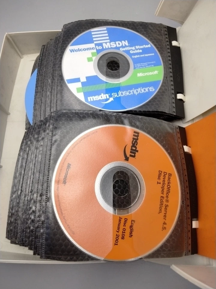 MSDN Software CD's Microsoft Windows 2000 server, Visual Studio Office Jan 2001 - Image 2 of 4