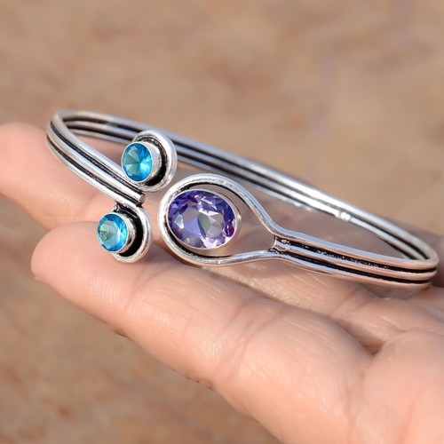 Brazalete de diseñador de plata de ley 925 con piedras preciosas de topacio azul y amatista facetada - Imagen 6 de 7