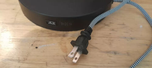 Intertek Howin Desk Lamp with USB slot - Picture 3 of 6