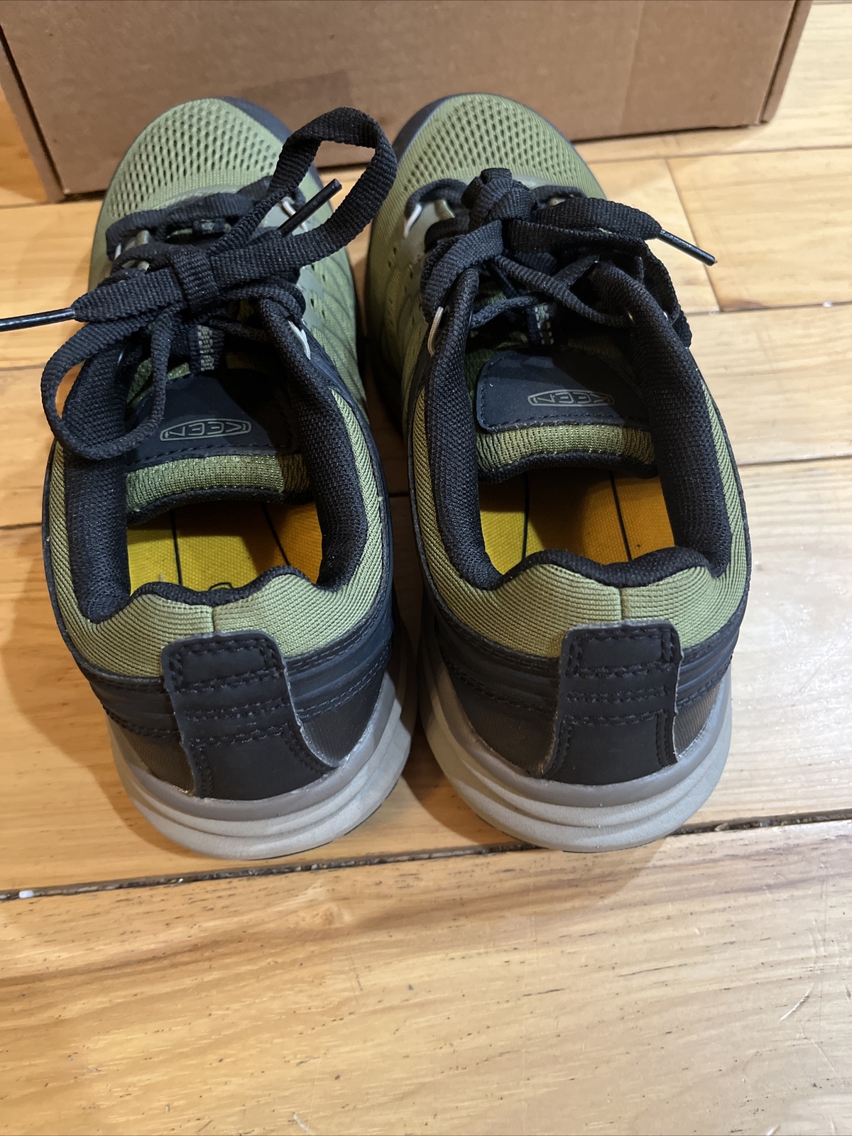 KEEN Utility Sneakers Donna 7.5 Vista Energy Punta Composita Capuleta Oliva Nero