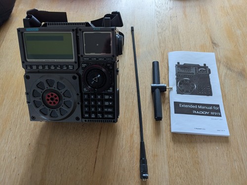 Raddy RF919 full-band FM AM SW VHF UHF AIR CB en SSB - Afbeelding 2 van 2