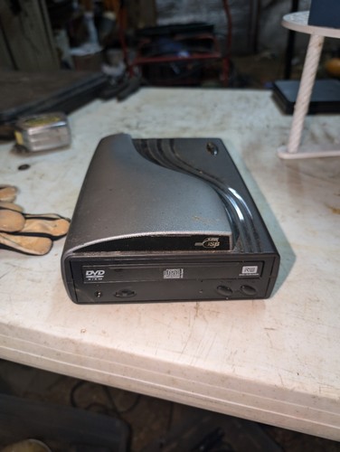I/O Magic Data Station 7 in 1 Media Reader USB External Floppy Drive - 第 1/5 張圖片