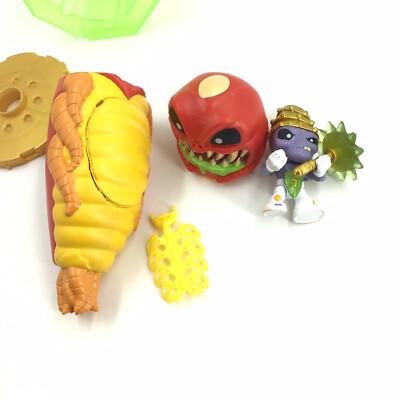 Treasure X Aliens Pod Action Figures Cliff Saw Moon Toys Red Rare Gun