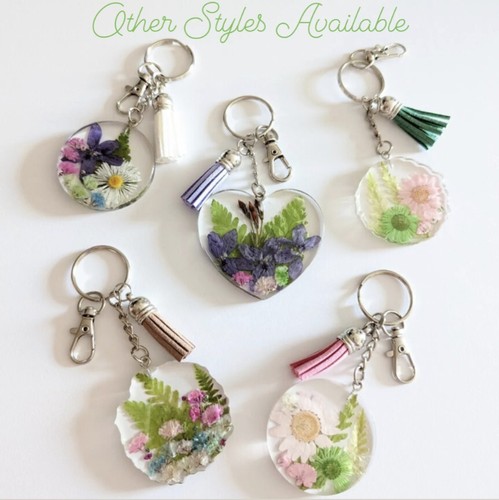 Handmade Acrylic and Resin Floral Keychain Bagcharm Gift Heart Pompom New Home - Picture 2 of 3