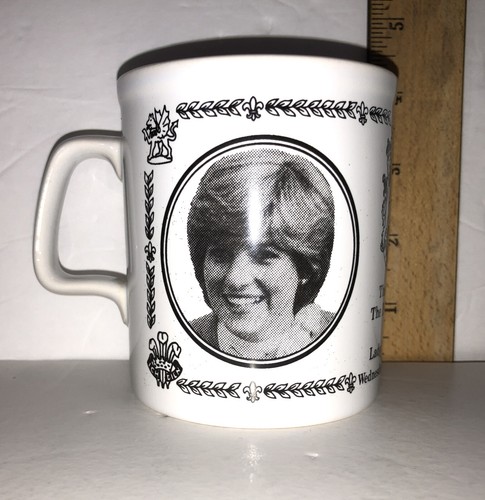 Tasse à café mariage du prince de Galles et de Lady Diana juillet 1981 famille royale - Photo 2 sur 8