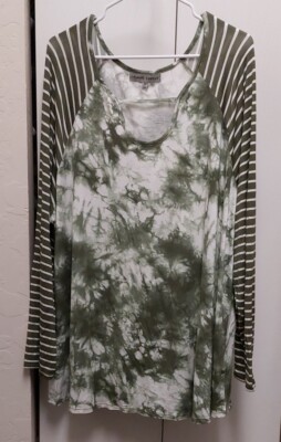 Absolutely Famous Green Tie Dye Striped Top Size 3X Keyhole Boho Streetwear